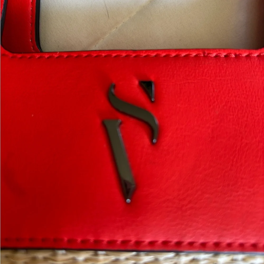 Simply Vera Wang Stylish Red and Tan Women's Bag - Picture 2 of 16